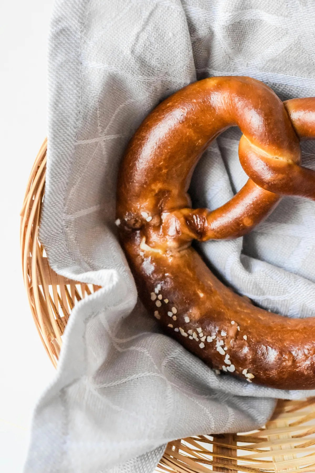 Large Pub Pretzel